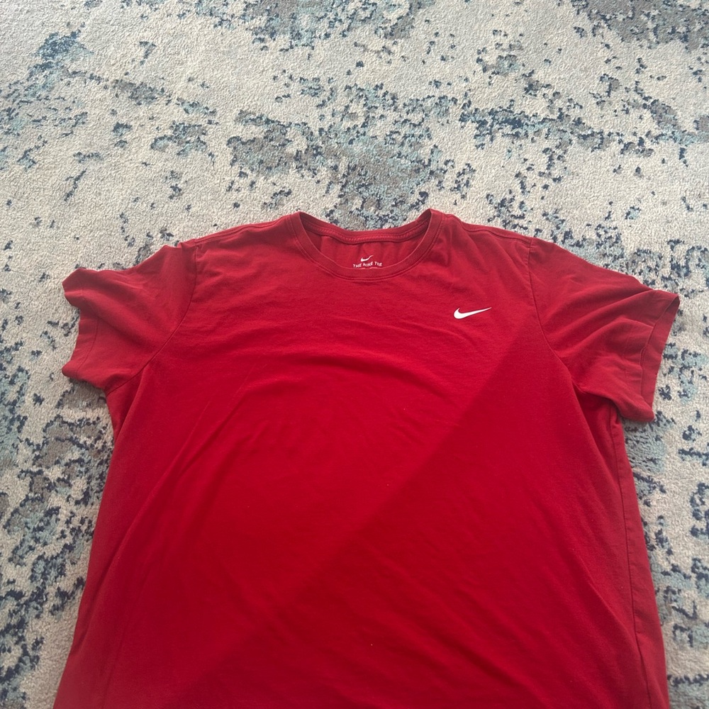 Nike Men's Red T-Shirt